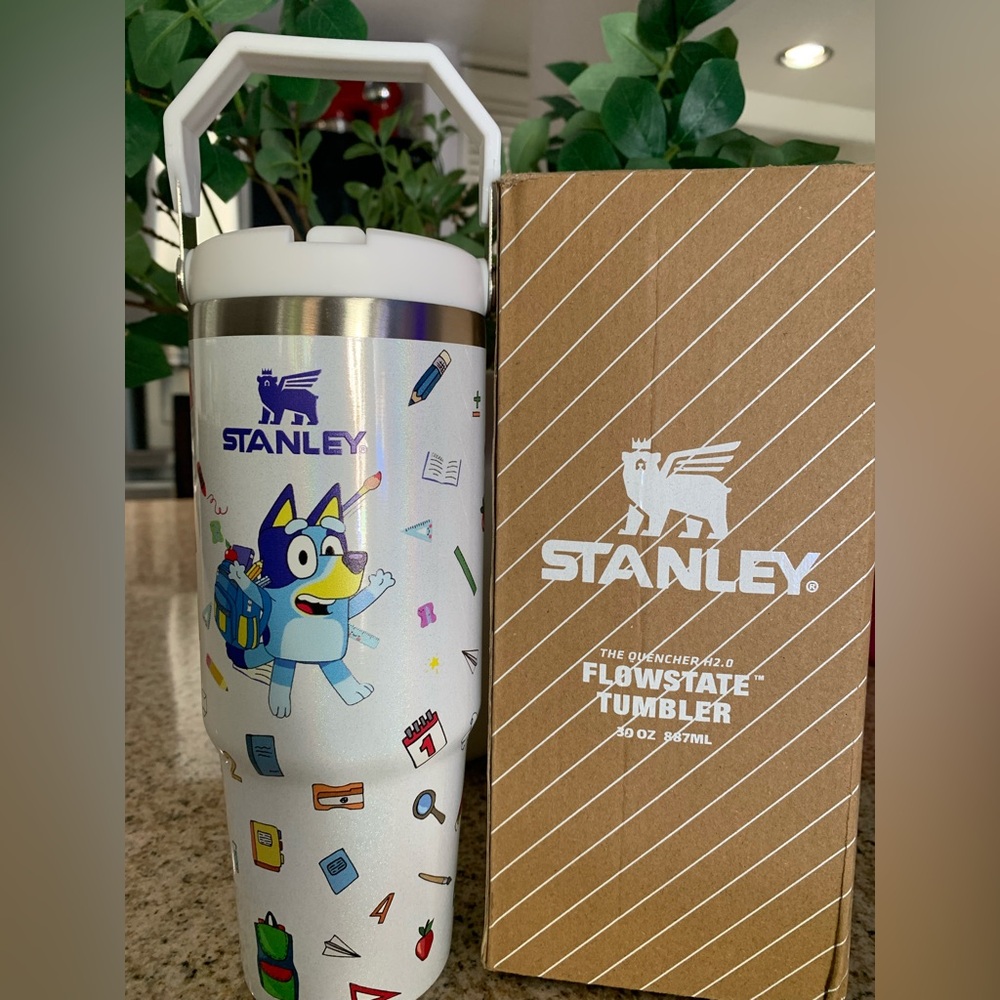 Stanley FlowState Tumbler with Bluey Graphic - White